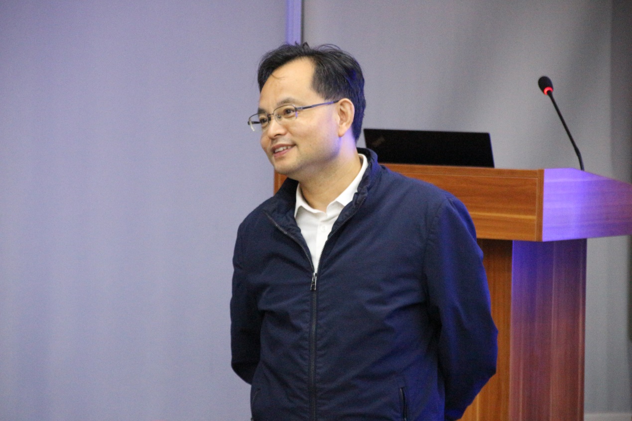 说明: E:\活动照片\发展研讨\20221008材料学科发展研讨会\学生记者拍照\IMG_7121.JPG